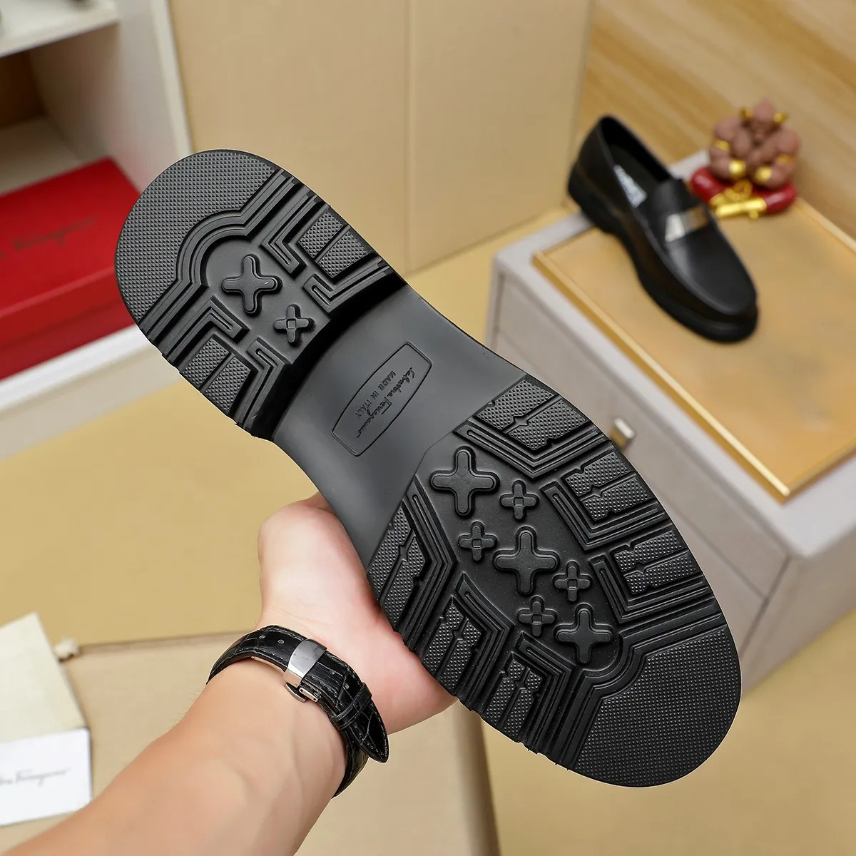 Men's shoes 💰500 Ferragamo [Ferragamo] top imported suit men's shoes 💯Original copy of the official website, product materials: selected imported embossed calfskin + luxury hardware buckle accessories ~ imported water-dyed cow 🐂 leather lining. Strong three-dimensional visual effect, original combination outsole, multiple colors available😘 Size: 38-44 (.45.46. Customized)